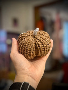 Knit pumpkin, medium