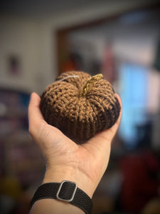 Knit pumpkin, medium