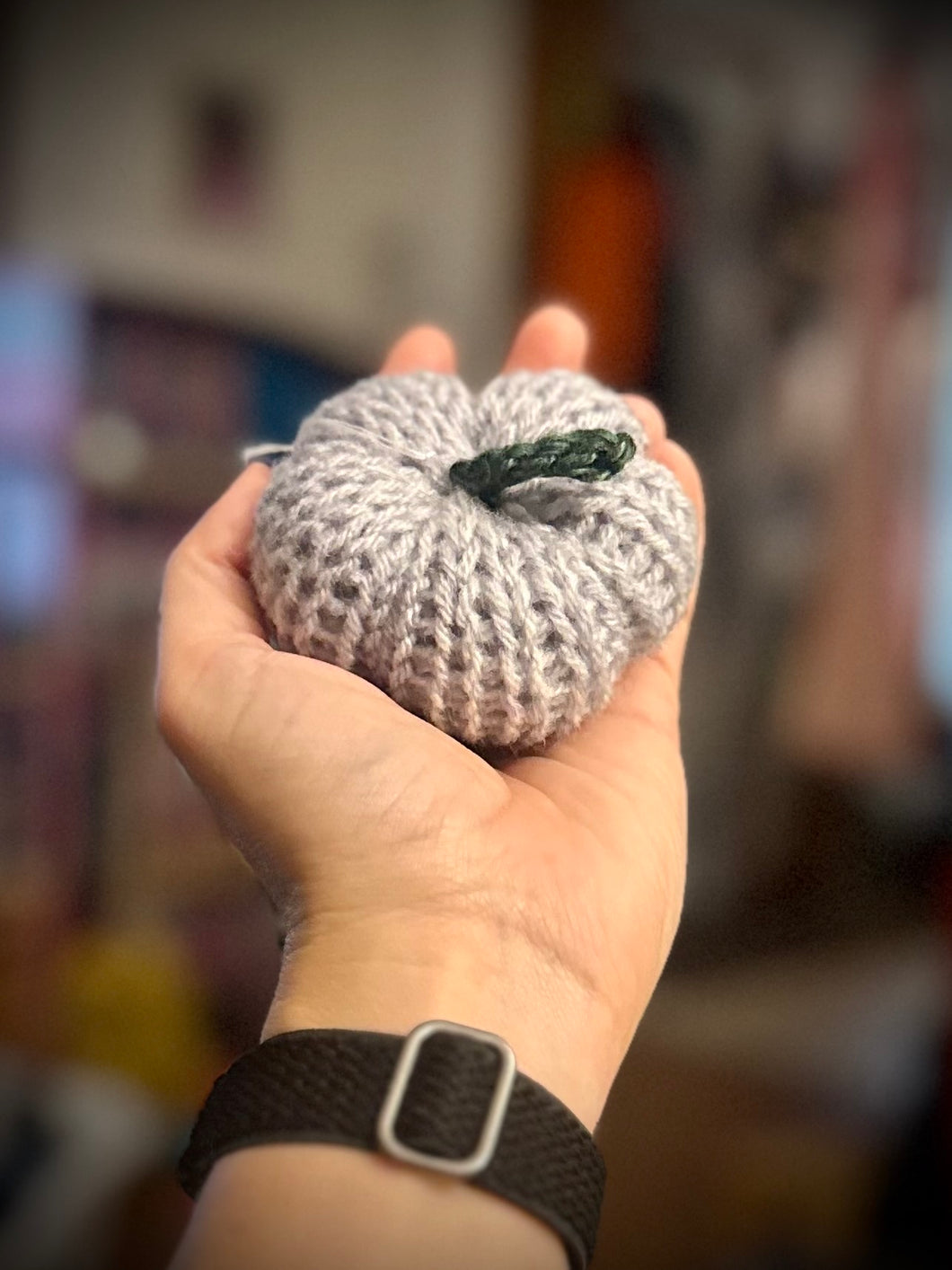 Knit pumpkin, tiny