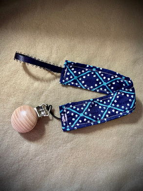 Pacifier clip